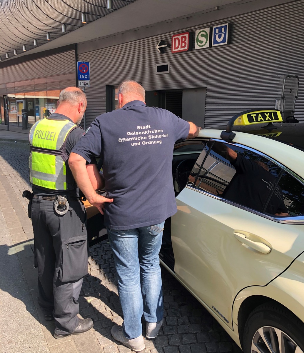 POL-GE: Gemeinsame Kontrollen der Stadt Gelsenkirchen und der Polizei Gelsenkirchen bei Taxen im Stadtgebiet - Positive Bilanz