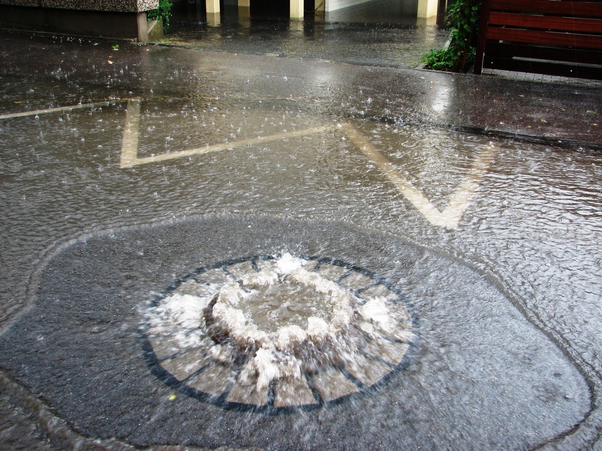 FW-BN: Unwetter zog über Bonner Stadtgebiet - vereinzelte Einsätze im Stadtgebiet