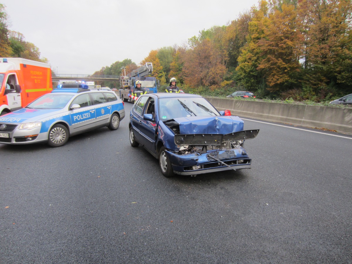 FW-MH: Unfall auf der BAB 40 mit drei verletzten Personen