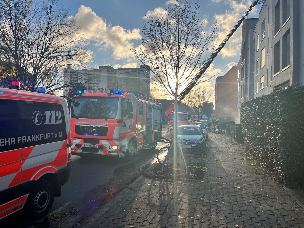 FW-F: Brand im Wohngebäudekomplex in Unterliederbach - Keine Verletzten