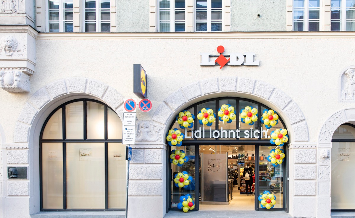 Zentrale Nahversorgung auf kleiner Fläche: Lidl eröffnet Filiale am Münchner Isartor / Moderne Filiale integriert in denkmalgeschütztes Gebäude in der Zweibrückenstraße 8 (FOTO)