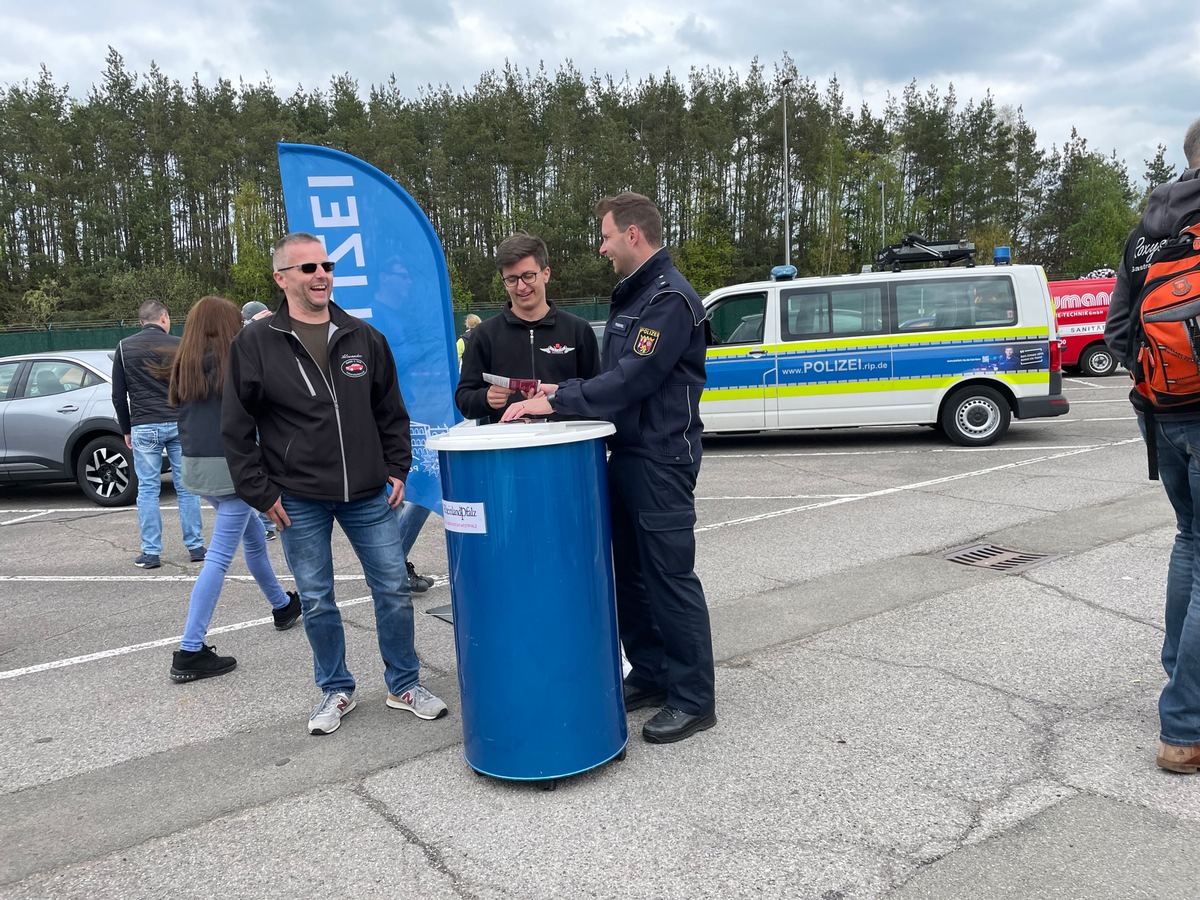 POL-PDKL: Gelungenes Opel Kadett &quot;C&quot; Treffen