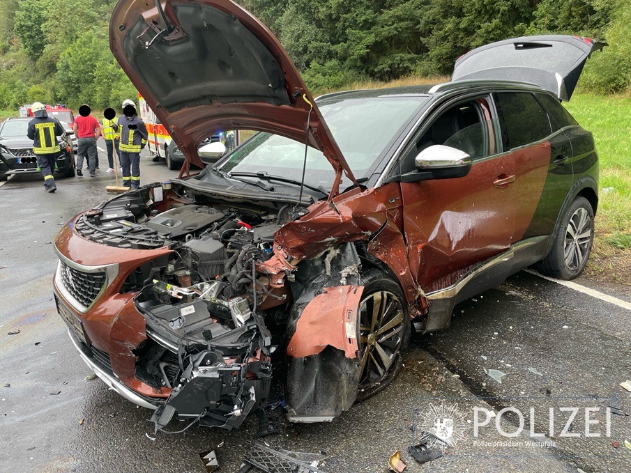 POL-PDKL: Verkehrsunfall mit Personenschaden