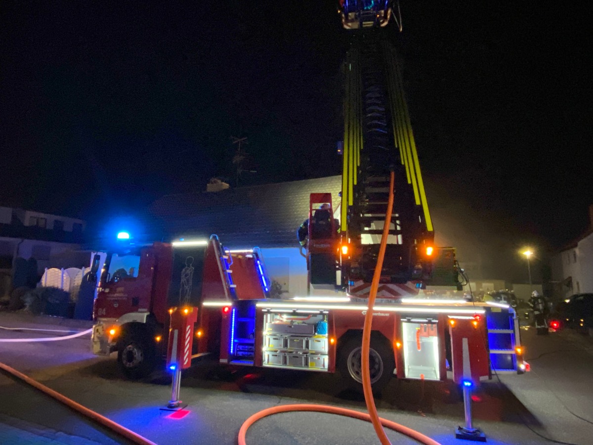 FW RPK: ERSTMELDUNG - Massiver Kellerbrand in Bobenheim-Roxheim