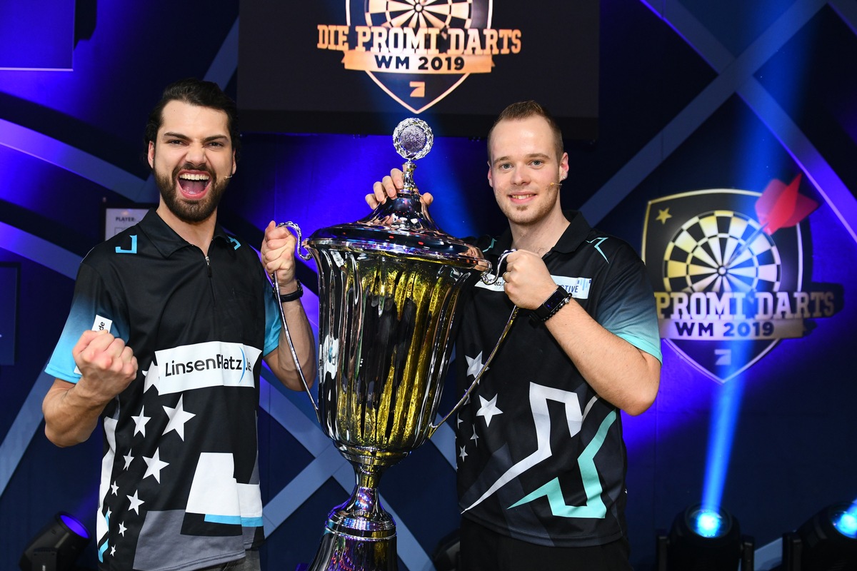 Sensationssieg! Jimi Blue Ochsenknecht und Max Hopp gewinnen die &quot;Promi-Darts-WM 2019&quot; gegen Weltmeister van Gerwen und Rafael van der Vaart