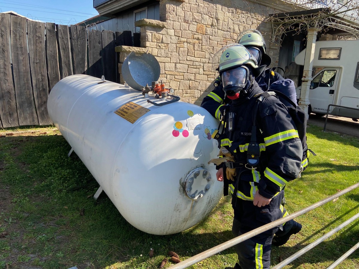 FW-EN: 4800 Liter Propangastank leckte in der Gahlenfeldstraße