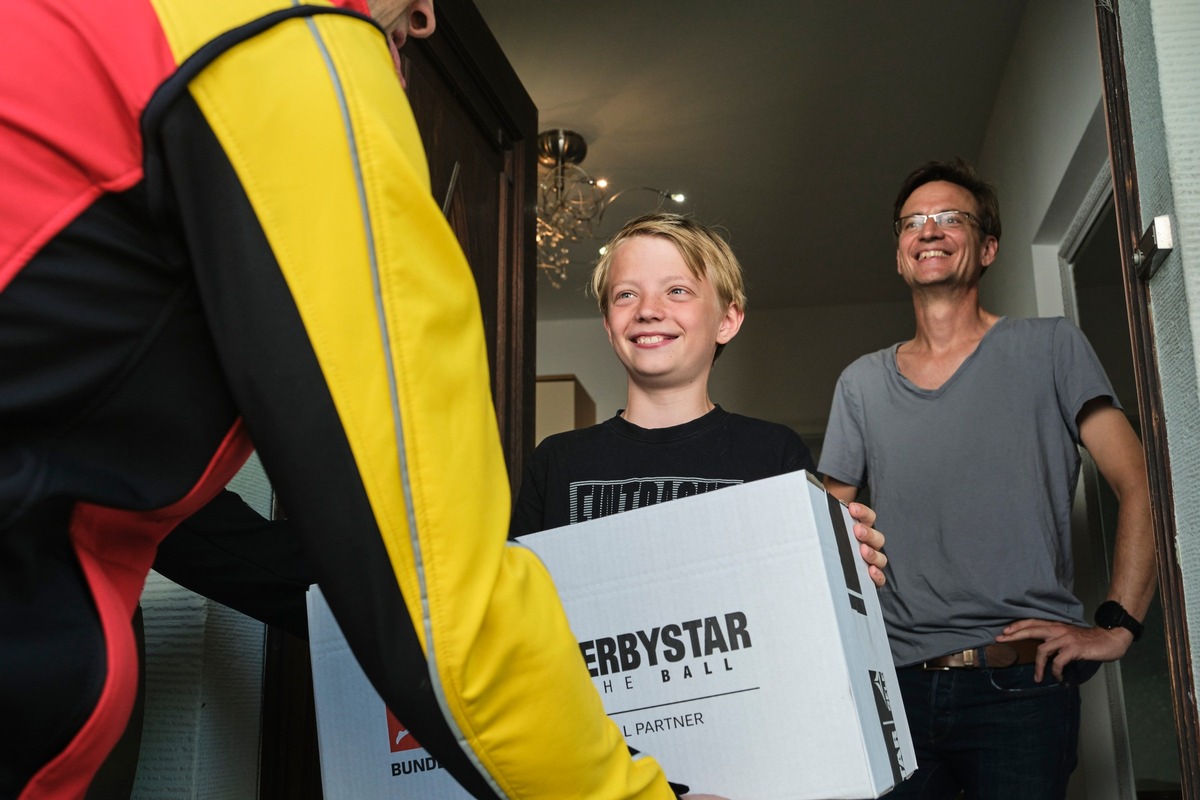 PM: Deutsche Post DHL ist neuer Logistikpartner von DERBYSTAR