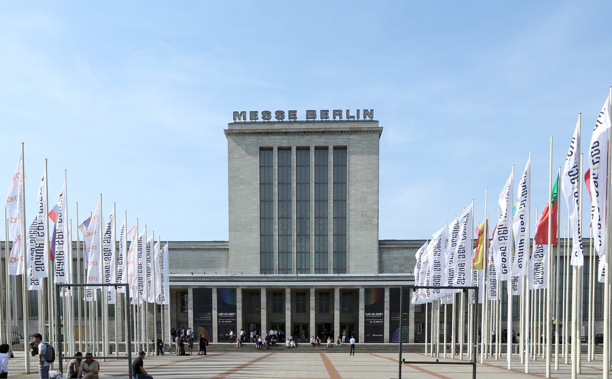 Technik, Ausstattung und Beratung - eigener Bereich für
Eventdienstleistungen auf der Stage|Set|Scenery