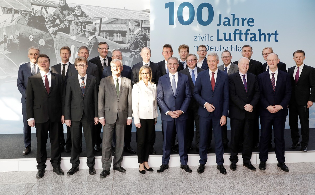 100 Jahre zivile Luftfahrt in Deutschland / Chefs des deutschen Luftverkehrs versammeln sich am Jubiläumstag