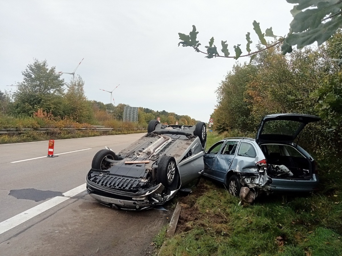 POL-CUX: Verkehrsunfall auf der BAB27 - drei Personen leicht verletzt (Lichtbild in der Anlage)