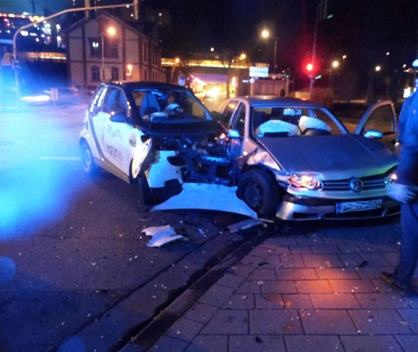 POL-PPWP: Unfall mit zwei Leichtverletzten