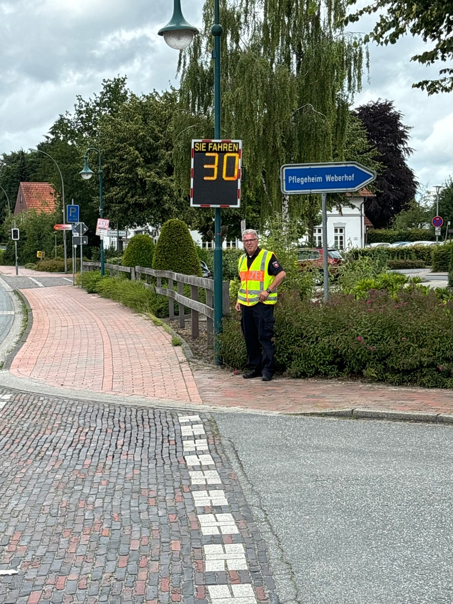 POL-WHV: Geschwindigkeitsdisplay vor Senioreneinrichtung in Zetel