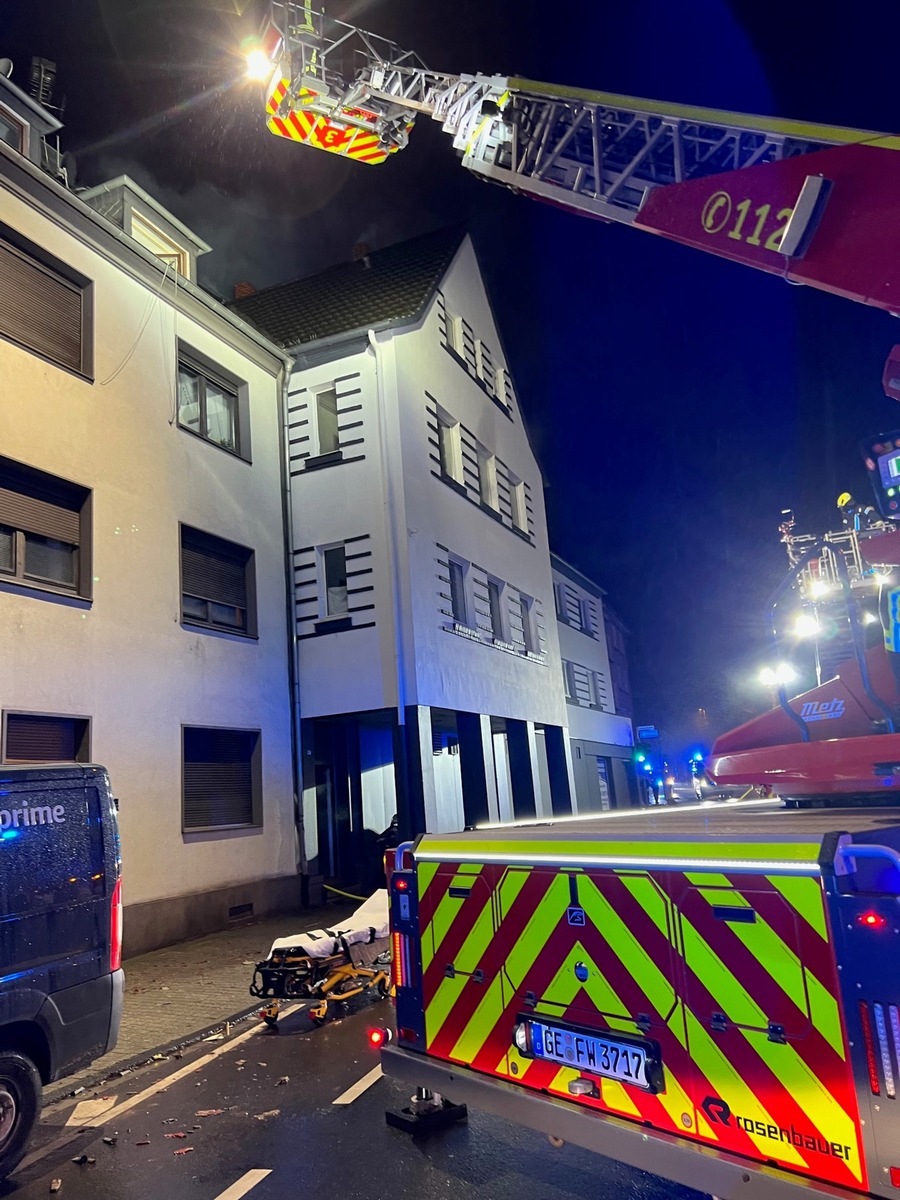 FW-GE: Wohnungsbrand In Gelsenkirchen Ückendorf Fordert 6 Verletzte ...