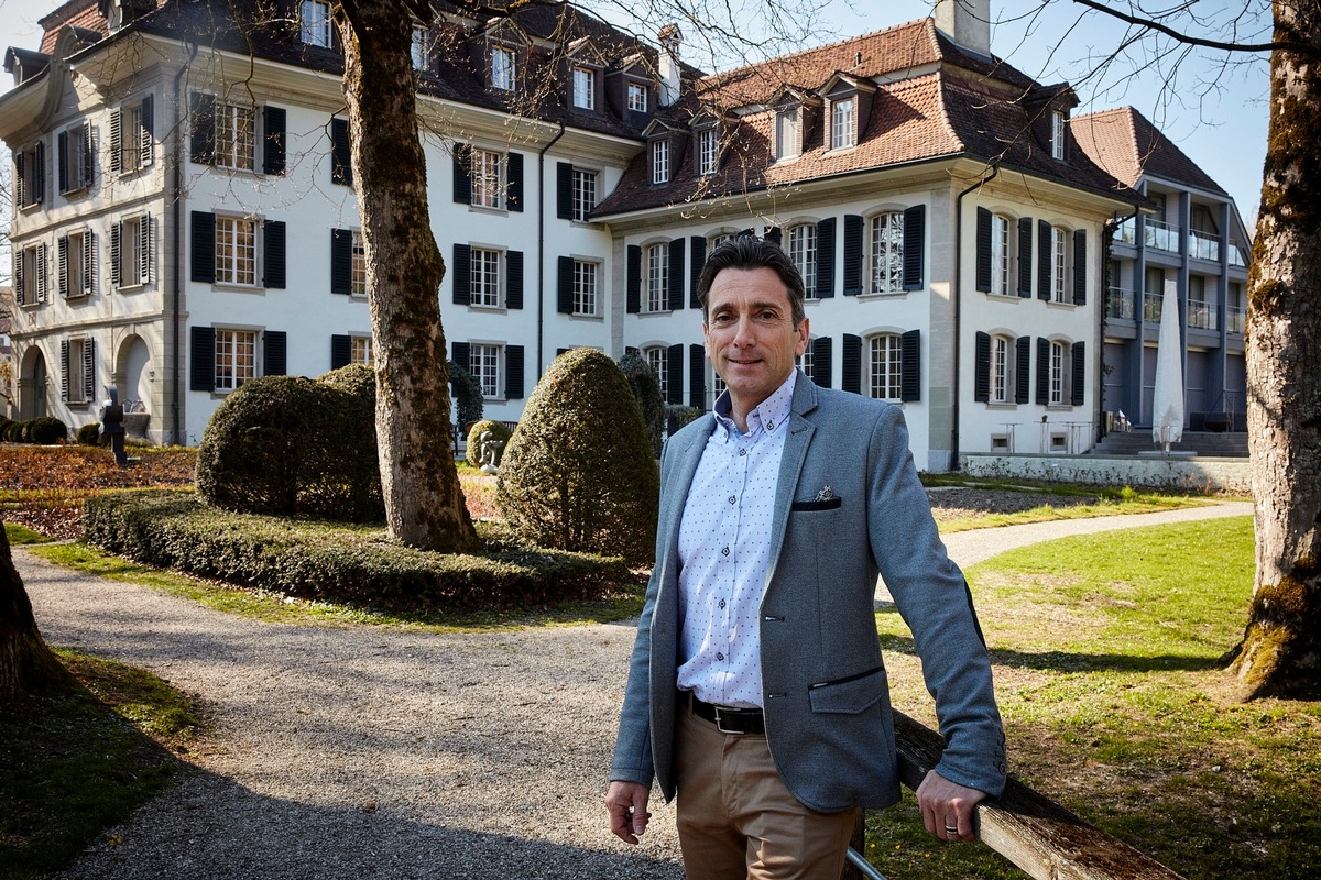 Medienmitteilung Seminar- und Boutiquehotel Schloss Hünigen: Der neue Direktor Bruno Carizzoni freut sich auf das Emmentaler &quot;Märchenschloss&quot;