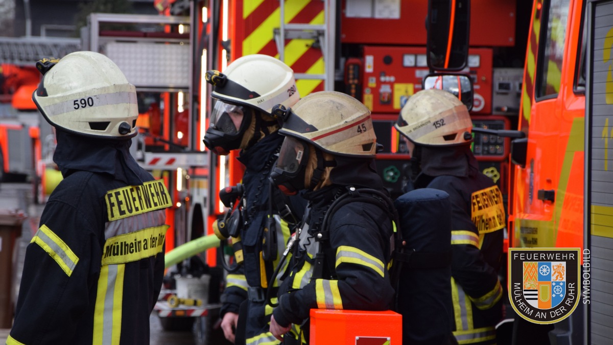 FW-MH: Brand in einem Einkaufszentrum