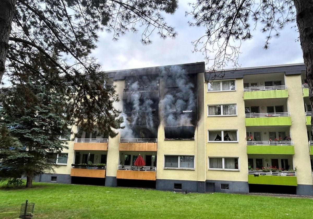 FW-GLA: Wohnungsbrand mit Menschenleben in Gefahr