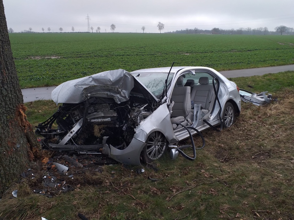 POL-STD: 86-jähriger Autofahrer bei Unfall in Ohrensen tödlich verletzt