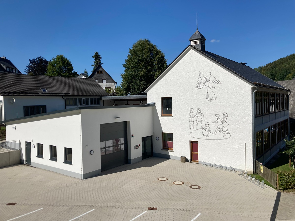 FF Olsberg: Neues Feuerwehrhaus in Olsberg - Elpe