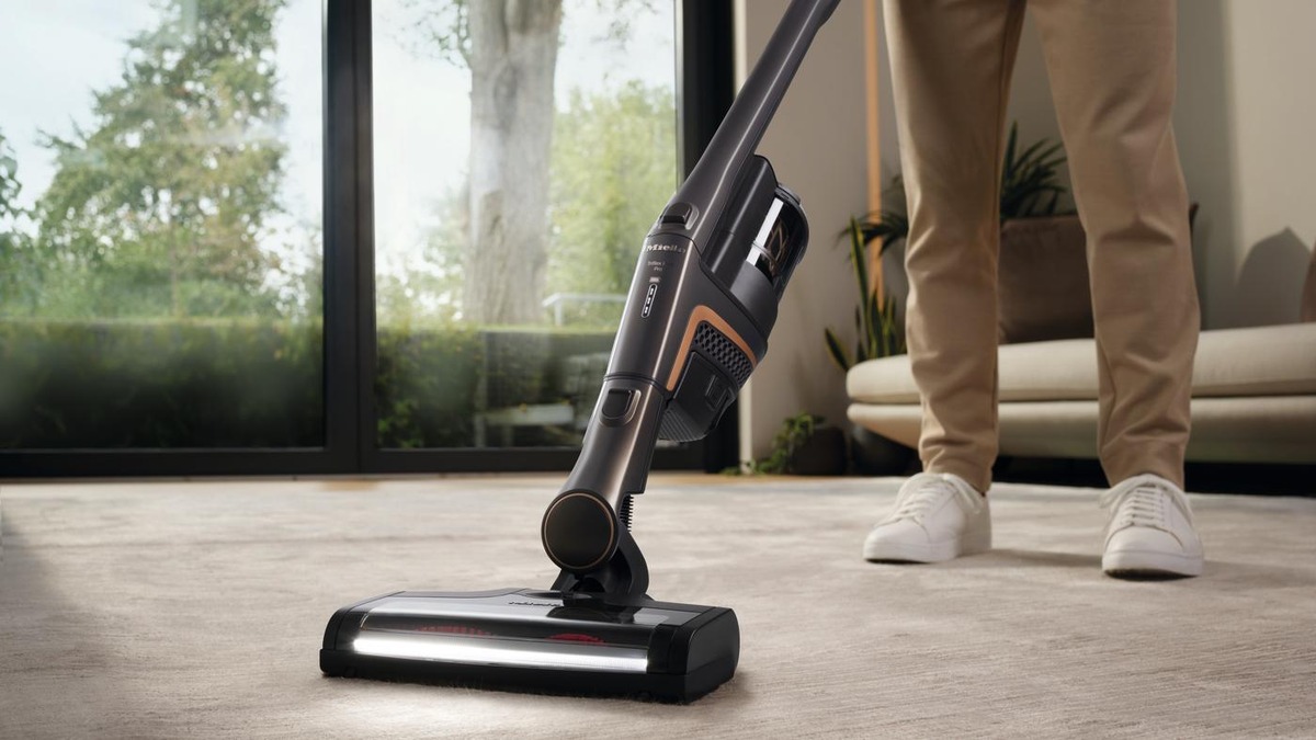 Der neue Triflex HX2: Der stärkste Staubsauger* von Miele / 60 Prozent mehr Power im Vergleich zum Vorgängermodell / Patentiertes 3in1 Design für höchste Flexibilität