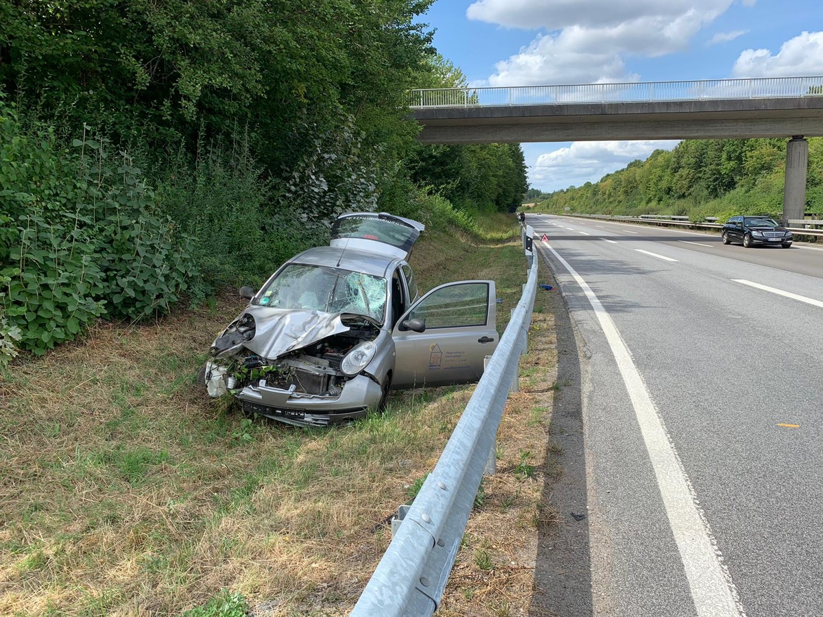 POL-PDPS: Verkehrsunfall mt 2 Leichtverletzten