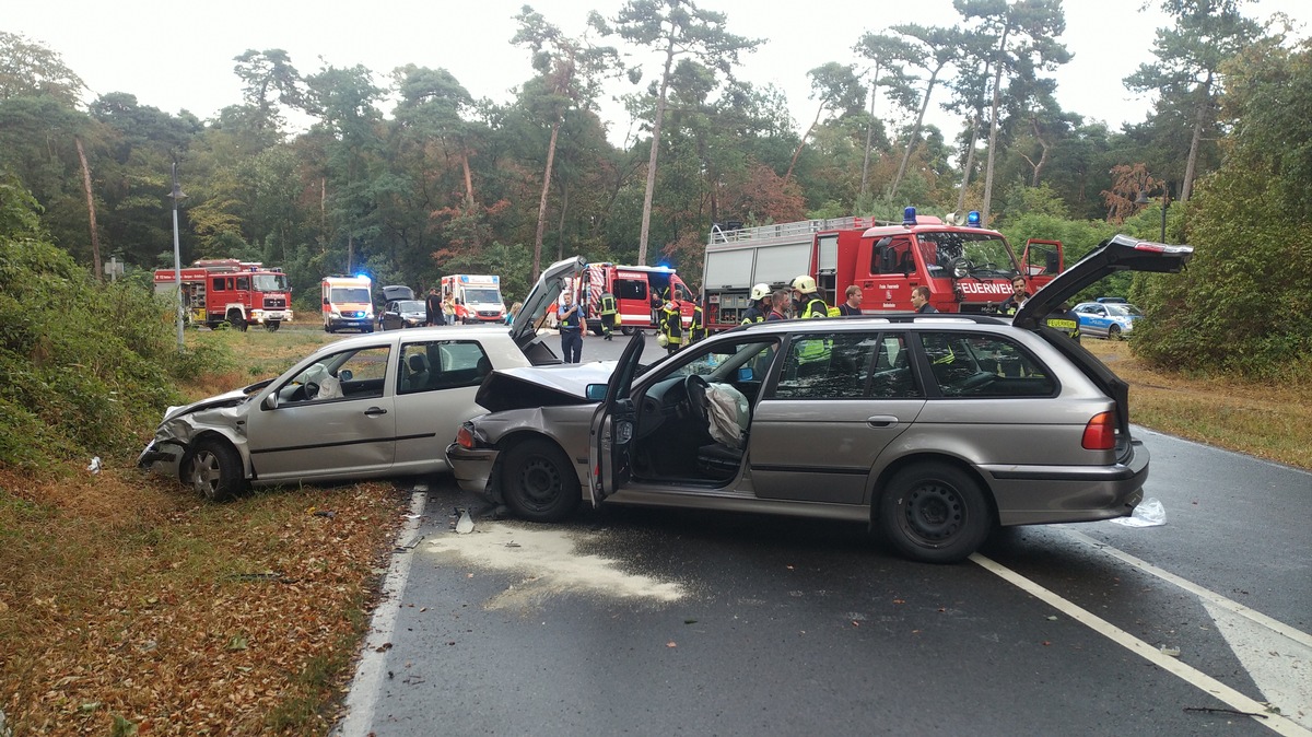 POL-PPMZ: Frontalunfall nahe Schloss Waldthausen