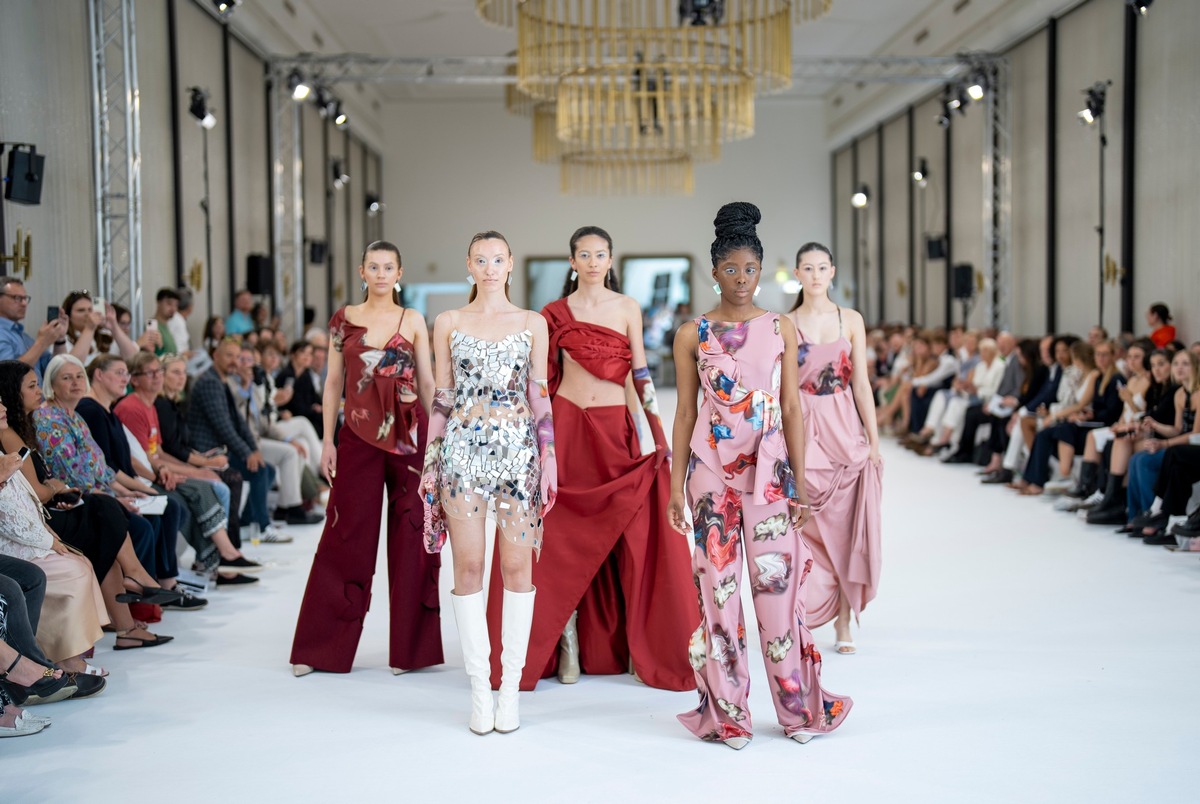 Fashion Show der besten Absolventen der AMD Akademie Mode &amp; Design aus Anlass der 175-Jahr-Feierlichkeiten der Fresenius-Bildungsgruppe am 31. Mai in Wiesbaden