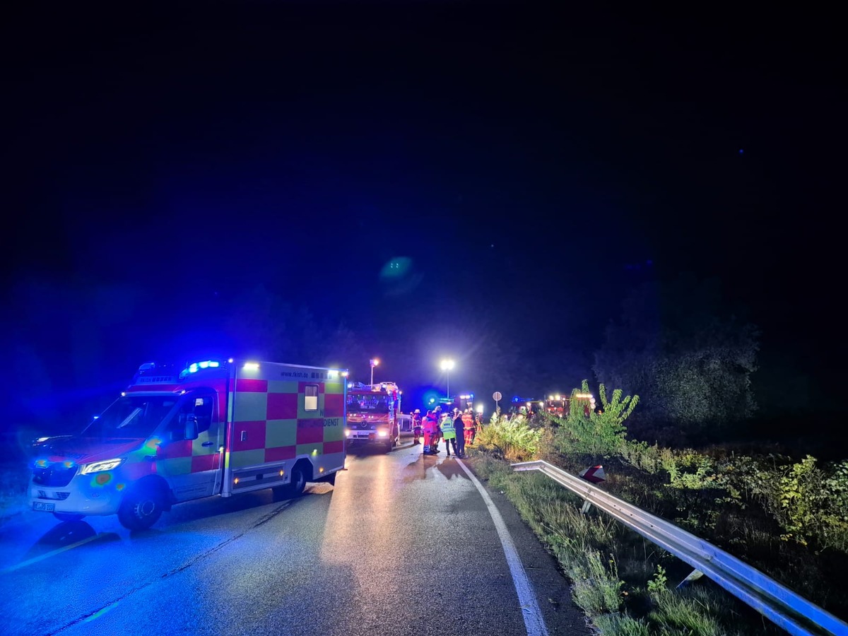 FW Bad Segeberg: Verkehrsunfall in den Morgenstunden - 3 leicht verletzte Personen