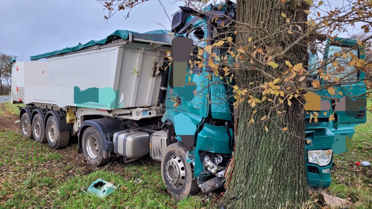 POL-NI: Stromausfall nach LKW Unfall