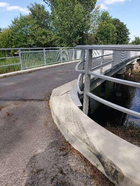 POL-CUX: Verkehrsunfallflucht in Osterbruch - vermutlich durch landwirtschaftliches Gespann