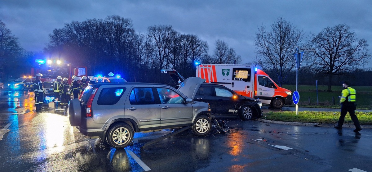 FW Sonsbeck: Auslaufende Betriebsmittel nach Verkehrsunfall