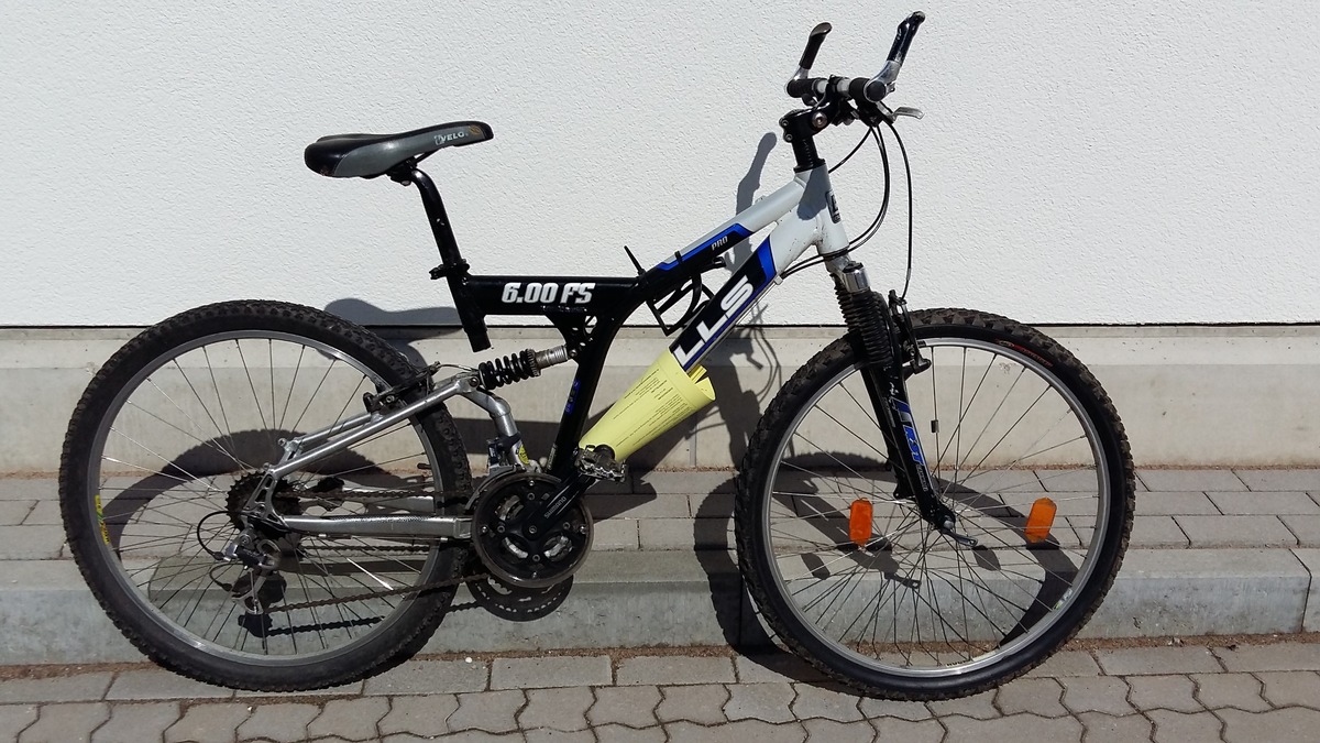 POL-HM: Männer mit zwei Mountainbikes angetroffen - ein Fahrrad als geklaut identifiziert - wem gehört das zweite Fahrrad?