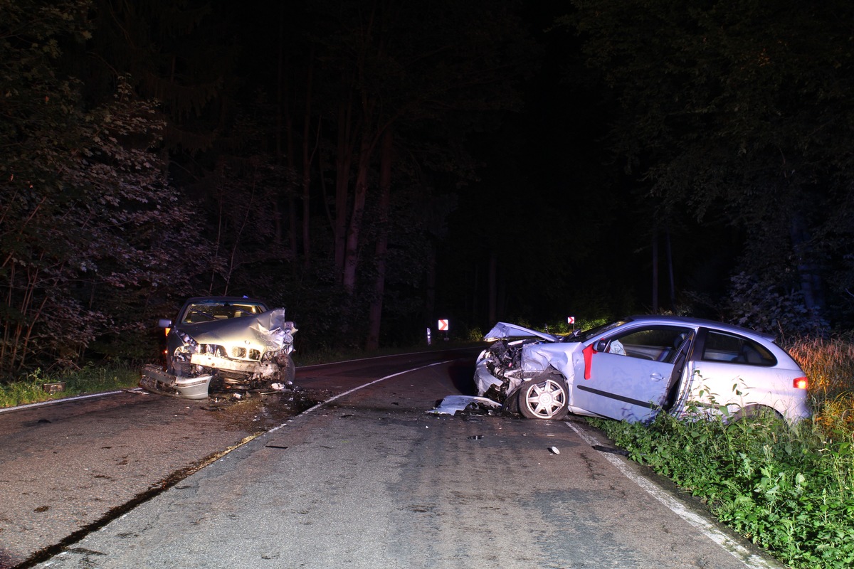 POL-PDMT: Verkehrsunfall mit zwei schwerverletzten Personen