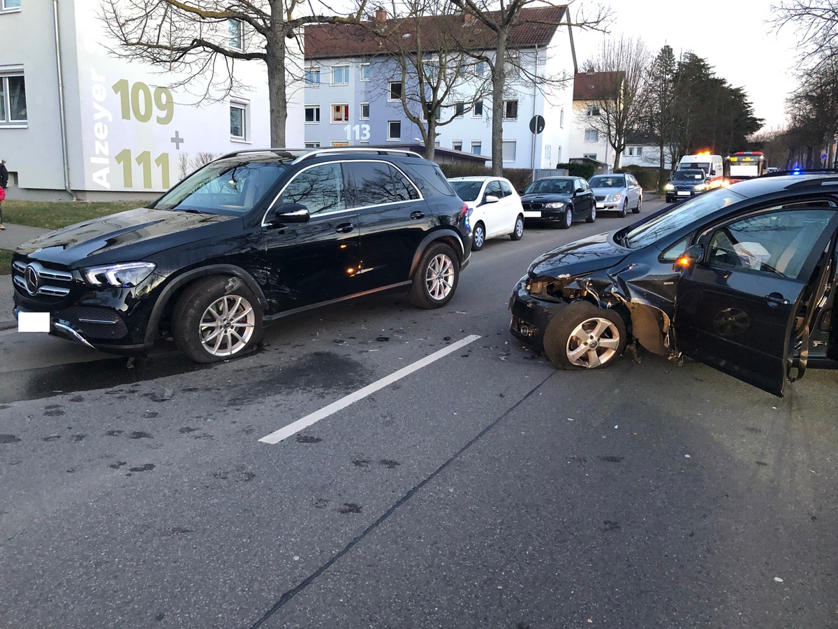 POL-PDKH: Zwei Verkehrsunfälle, zweimal körperliche Ursache, zweimal Glück gehabt