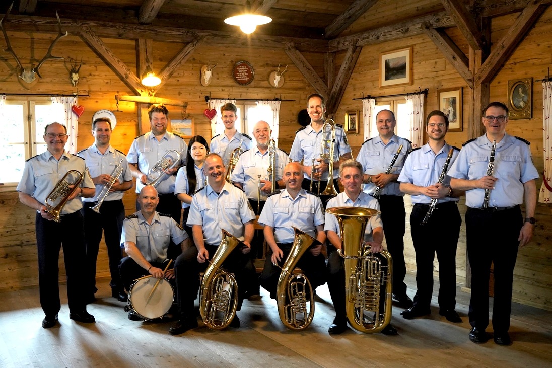 Bundespolizeidirektion München: Platzkonzert am Rosenheimer Ludwigsplatz / Egerländer Ensemble des Bundespolizeiorchesters spielt in Rosenheim