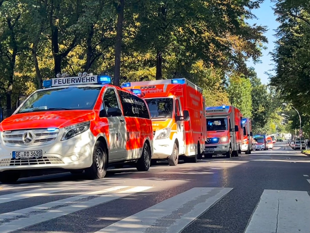 FW-GLA: Großeinsatz im Gladbecker Süden