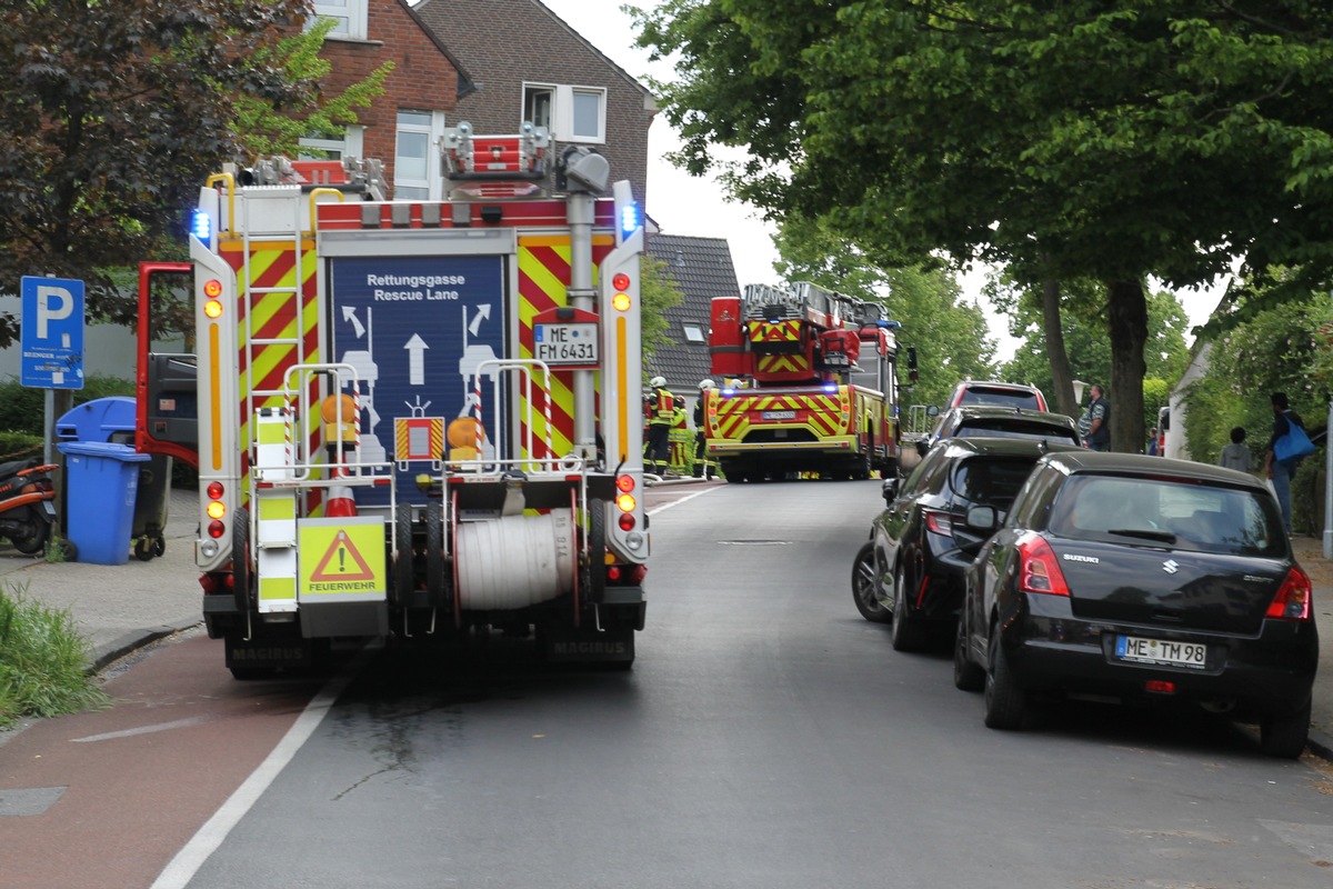 FW Mettmann: Kellerbrand auf der Herrenhauser Straße