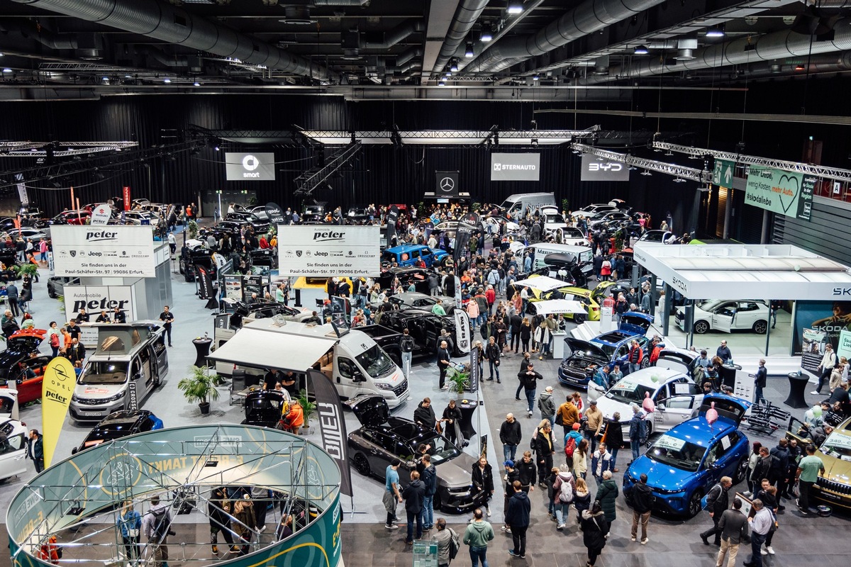 Automobilmesse Erfurt sprengt alle Erwartung: Tausende Besucher strömen in die Hallen!