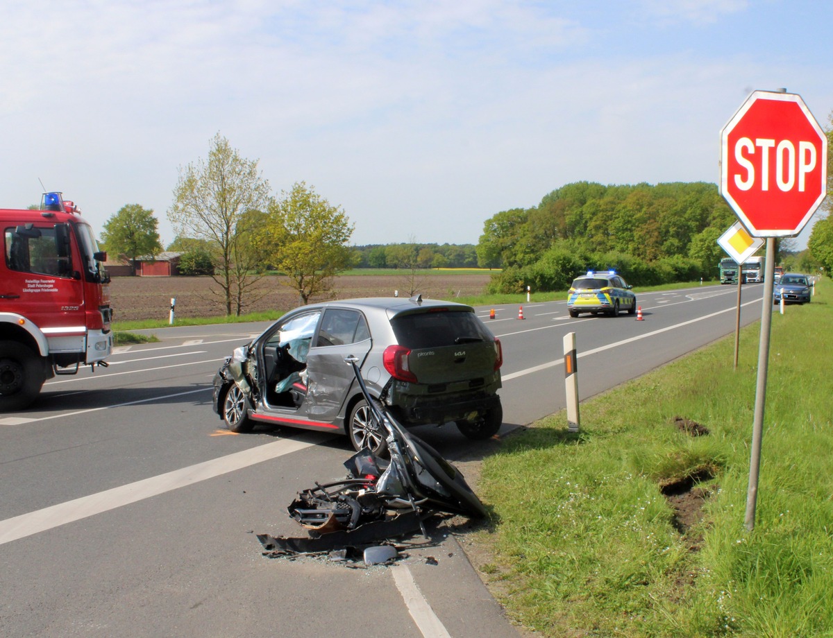 POL-MI: Unfall auf der L770: Fahrerin im Wagen eingeklemmt