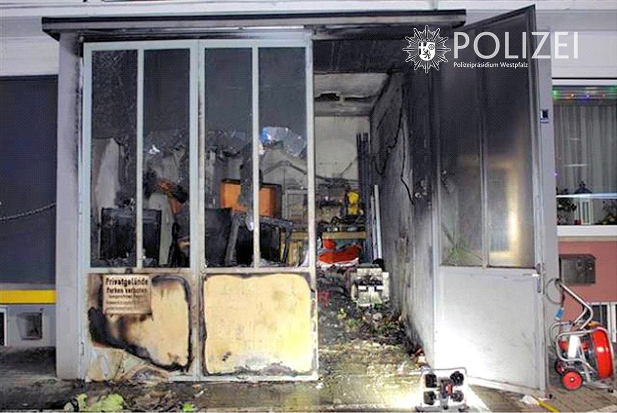 POL-PPWP: Brand in Mehrfamilienhaus