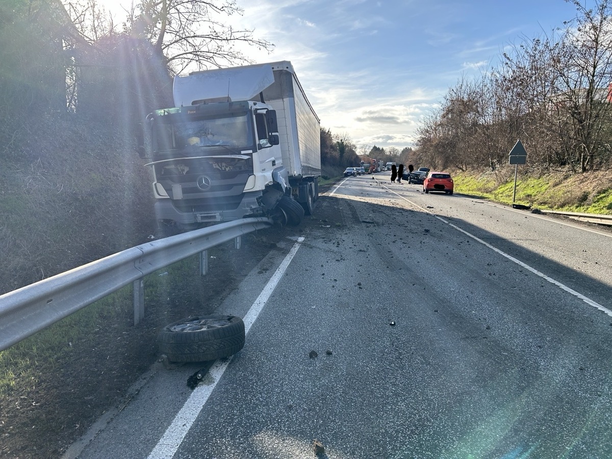 POL-PDLU: Speyer - Vollsperrung B39 aufgrund Unfall mit Verletzten