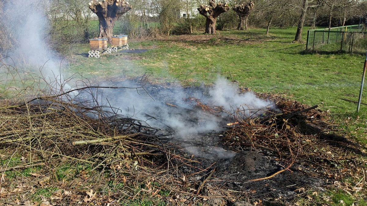 FW-MH: Grünabfälle verbrannt!