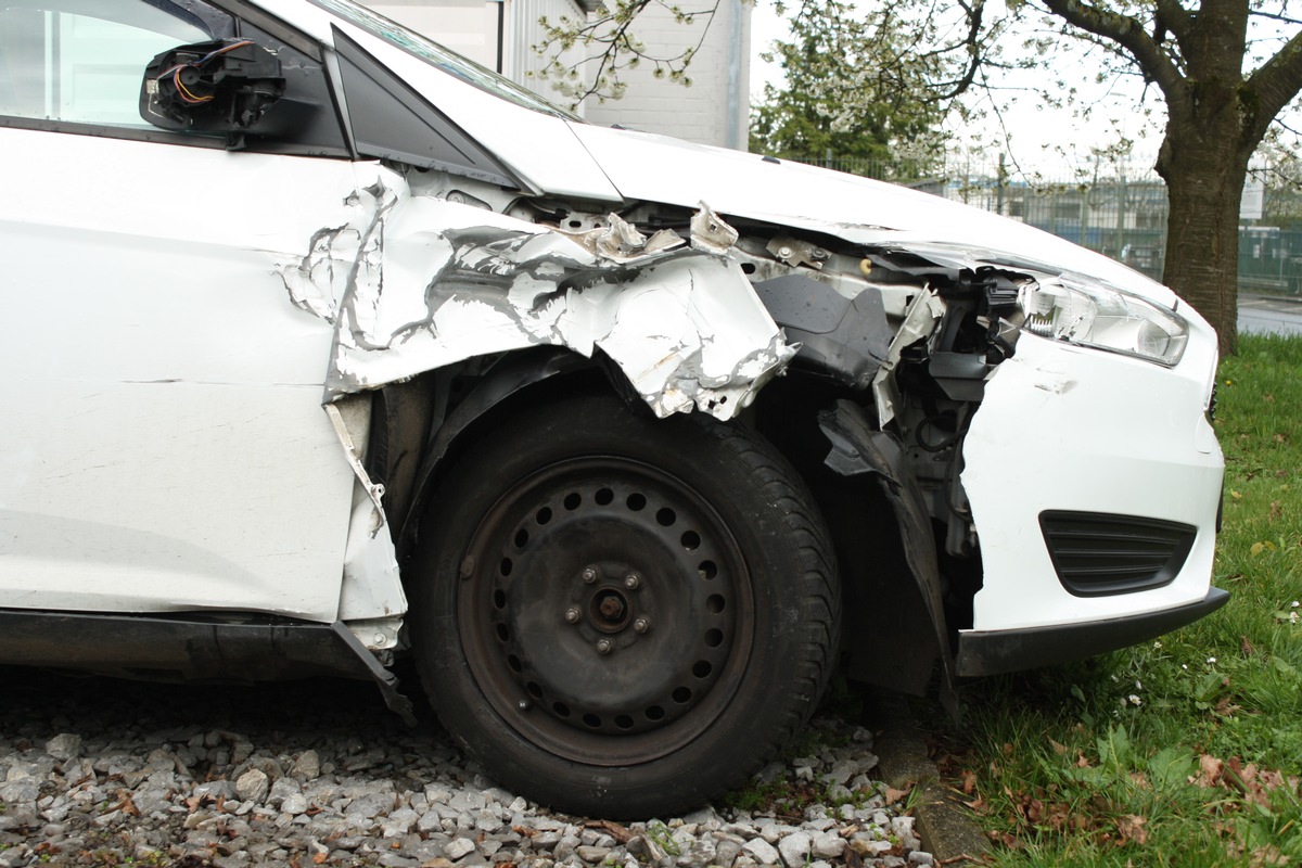 POL-RBK: Burscheid - Verkehrskommissariat sucht Hinweise zu flüchtigem Fahrzeugführer nach Unfall vom 23.03.2024