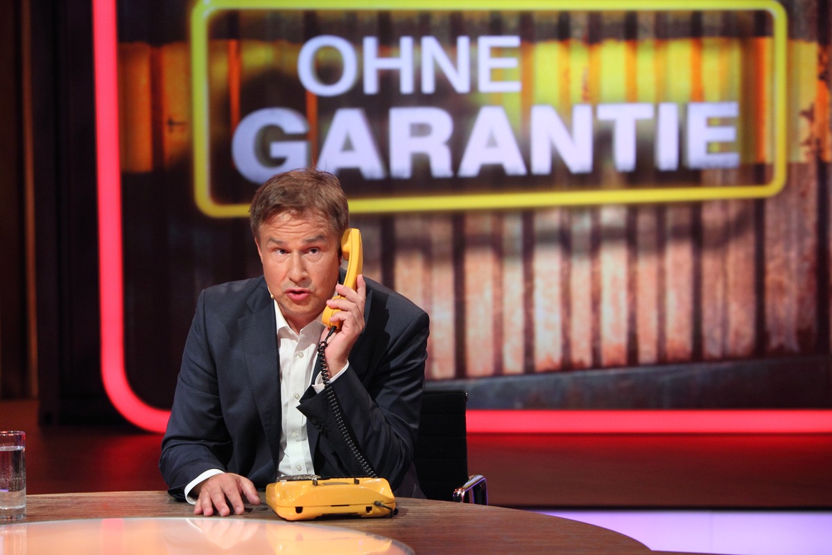 Wege aus dem Wahnsinn / ZDF zeigt neue Verbraucher-Show &quot;Ohne Garantie&quot; mit Lars Reichow (FOTO)