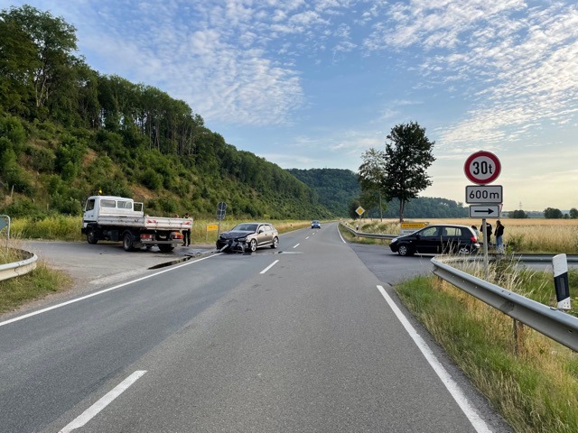 POL-NOM: Lkw übersieht Pkw