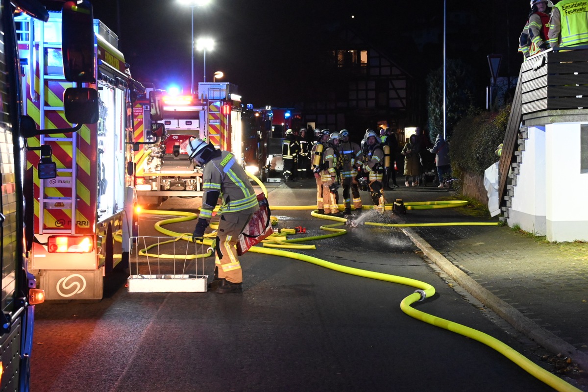 FF Olsberg: Defekte Ölheizung löst Großalarm in Olsberg aus.