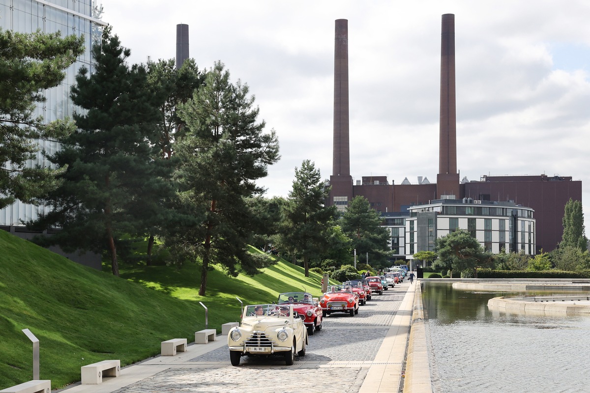 Tschechische Klassiker in der Autostadt: die Ausfahrt der ŠKODA Oldtimer-IG in Bildern