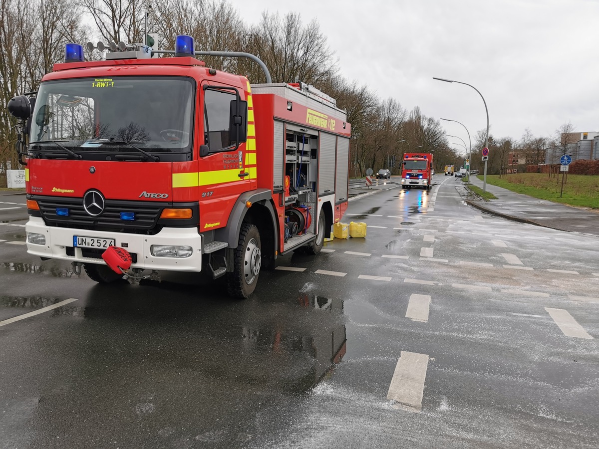 FW-WRN: Ein arbeitsreicher Samstag liegt hinter den Einsatzkräften der Freiwilligen Feuerwehr Werne. Zu vier Einsätzen mussten die Einsatzkräfte ausrücken.