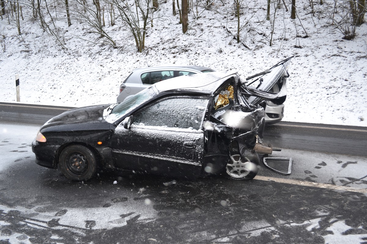 POL-WL: Auffahrunfall ++ Winsen/A 39 - Vier PKW an Unfall beteiligt