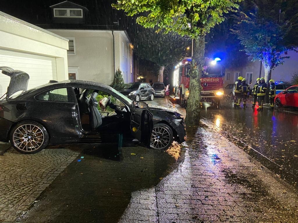 FW-OE: Tödlicher Verkehrsunfall in der Olper Innenstadt