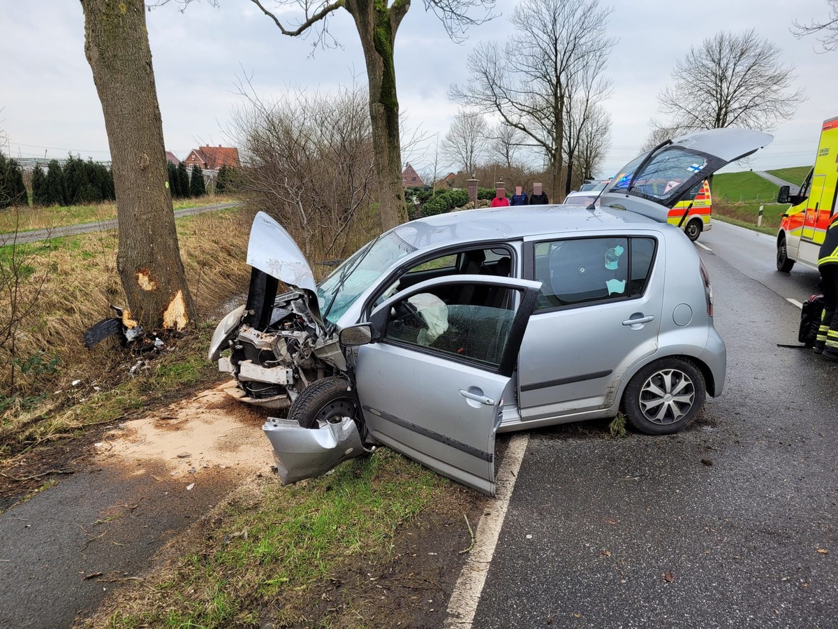 POL-STD: 63-jähriger Autofahrer bei Unfall im Alten Land schwer verletzt